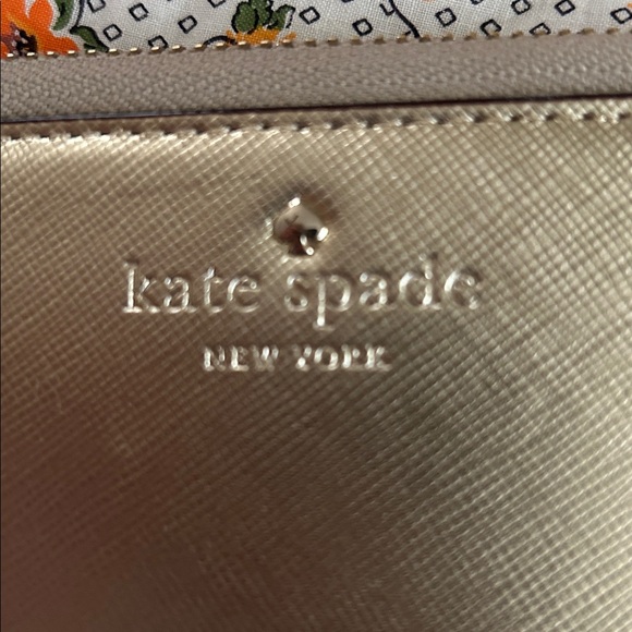 Kate Spade Metallic Gold Wallet/Clutch - Picture 4 of 15